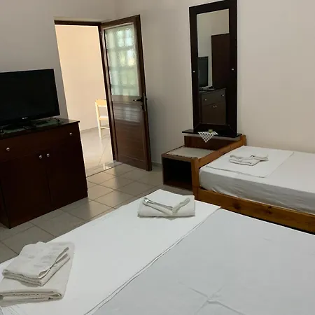 Ylli Cunaj Appartement *